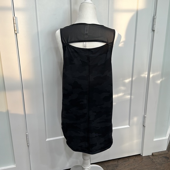 Lululemon Camo Sculpt Tank like new - Picture 2 of 4